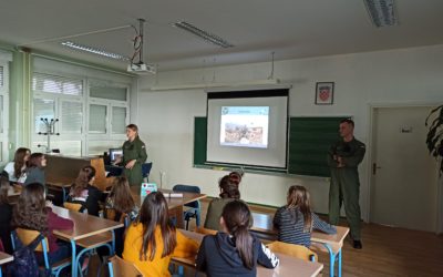 Posjeta vojnih pilota OŠ „Ljudevit Gaj“ u Novoj Gradiški