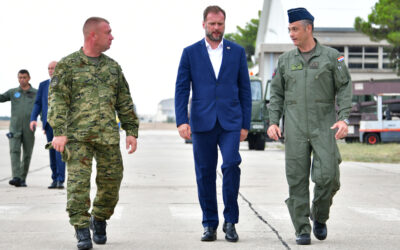 Ministar Banožić u radnom posjetu vojarni u Zemunik