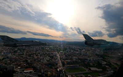 Prelet MiGova preko svečanog postroja u Kranjčevićevoj