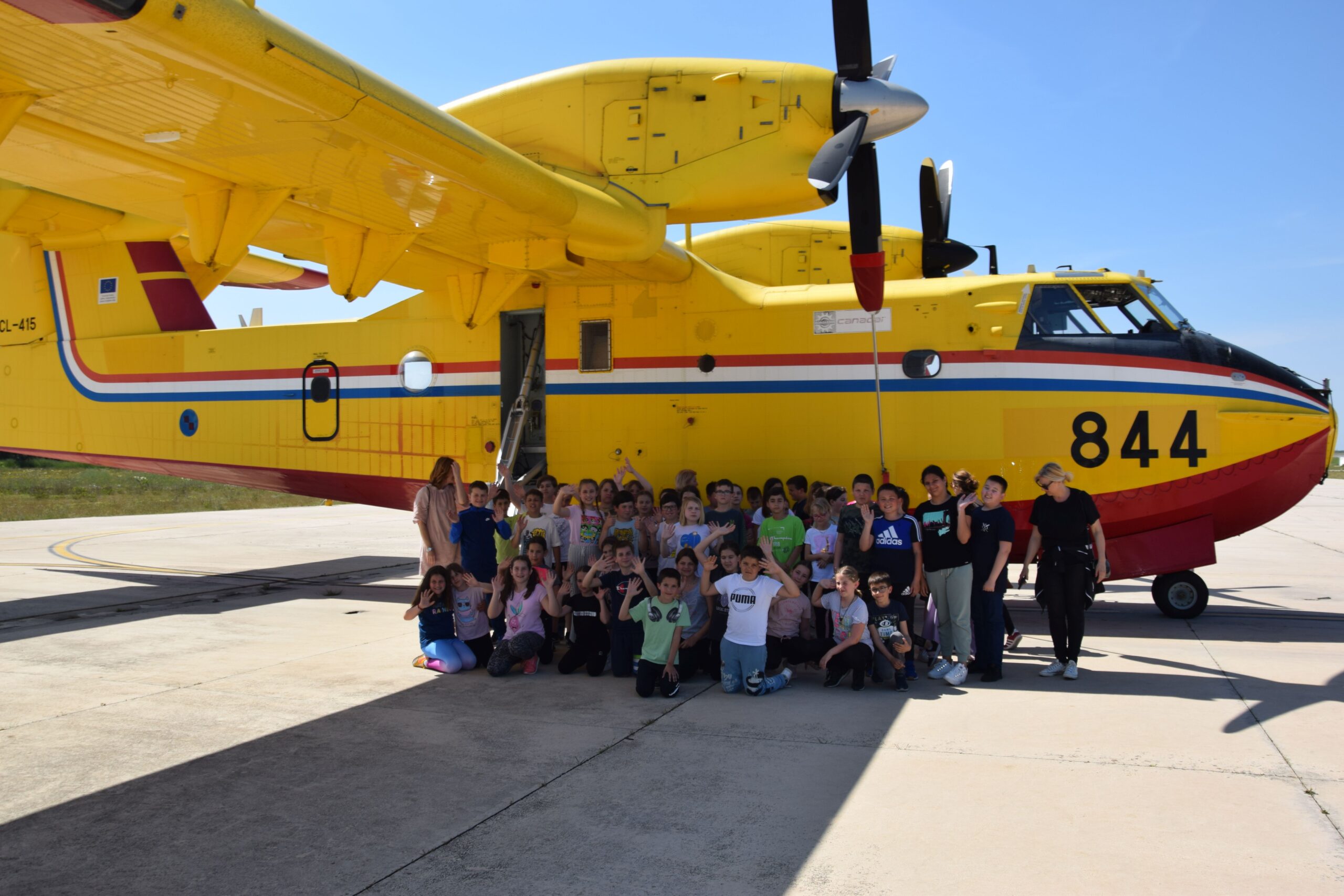 Posjeta OŠ Krune Krstića 93.krilu u vojarni Pukovnik Mirko Vukušić (5)