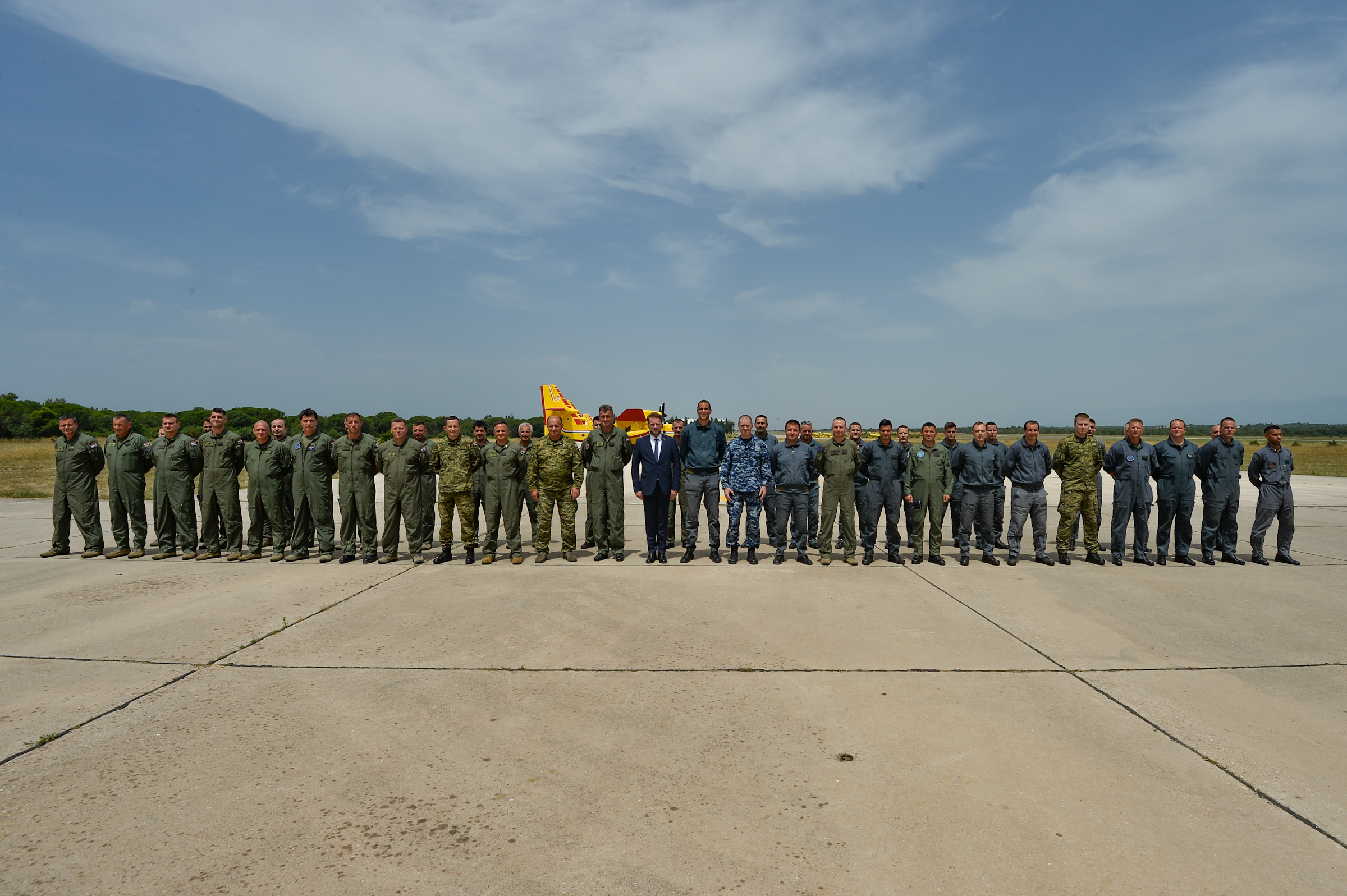 Ministar s pilotima u Zemuniku