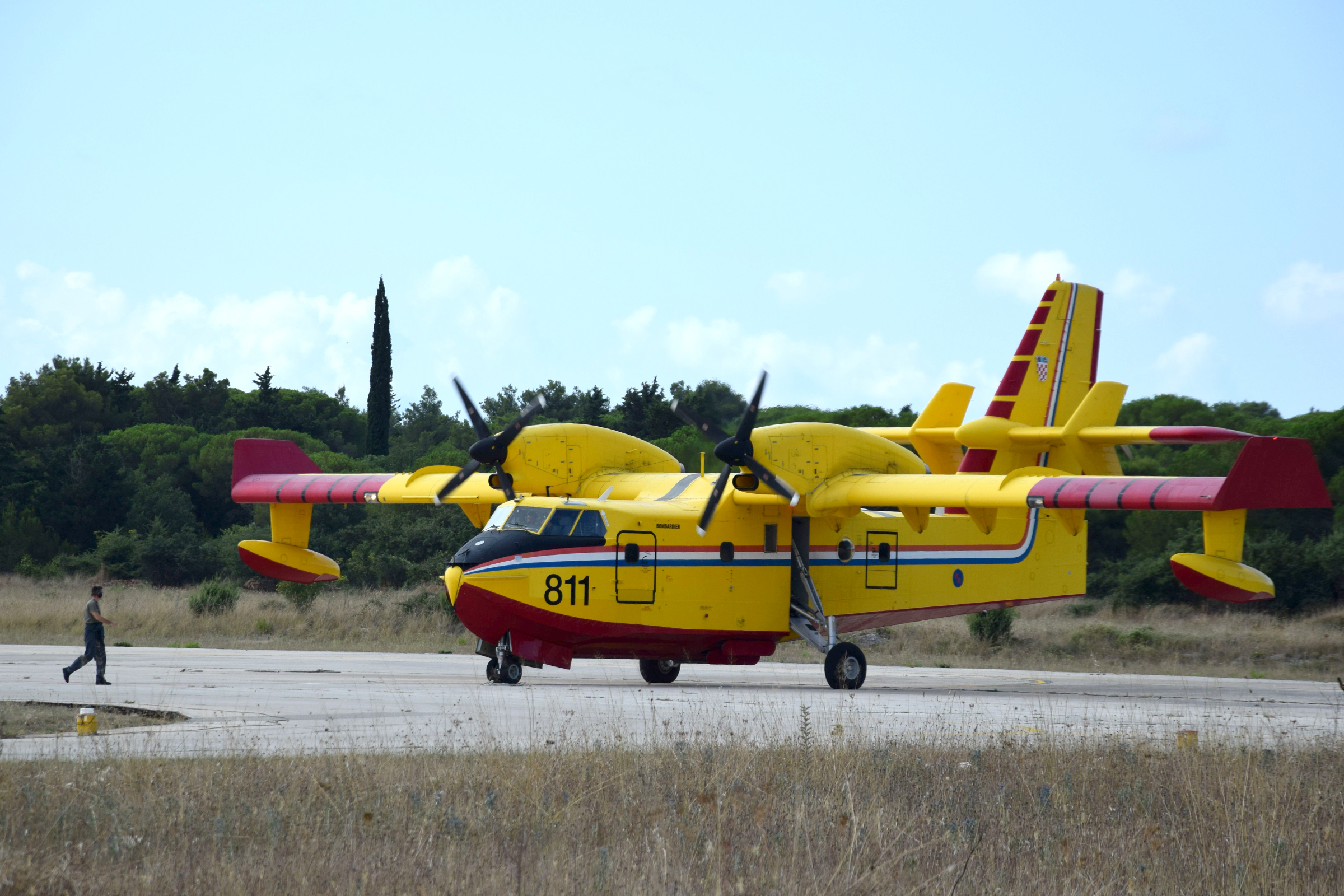 Protupožarni avioni i helikopter HRZ