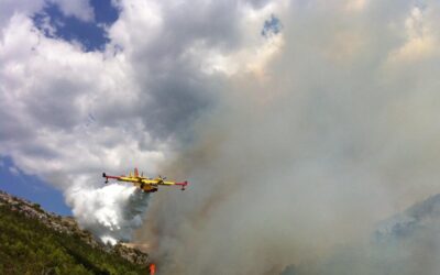 Pet protupožarnih aviona HRZ-a gasilo požare tijekom vikenda